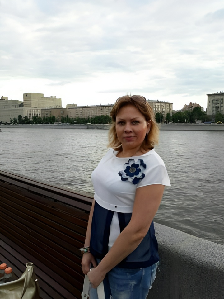 Виктория привлекальеная девушка из Можги цена от 2000 руб