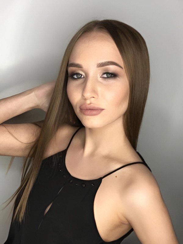 Карина привлекательная девушка из Можги цена от 10000 руб