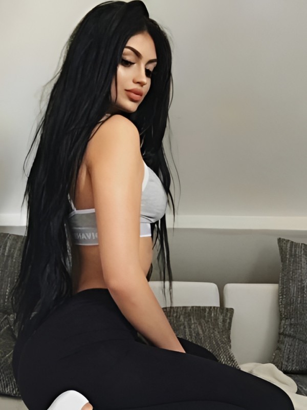 Нелли привлекательная девушка из Можги цена от 2500 руб