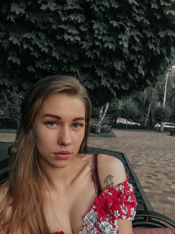 Алиса привлекательная девушка из Можги цена от 3000 руб